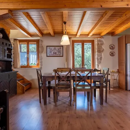 Stone House בית נופש *